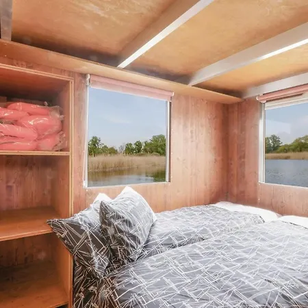 Gorgeous Ship In Neustrelitz With House Sea View 3*